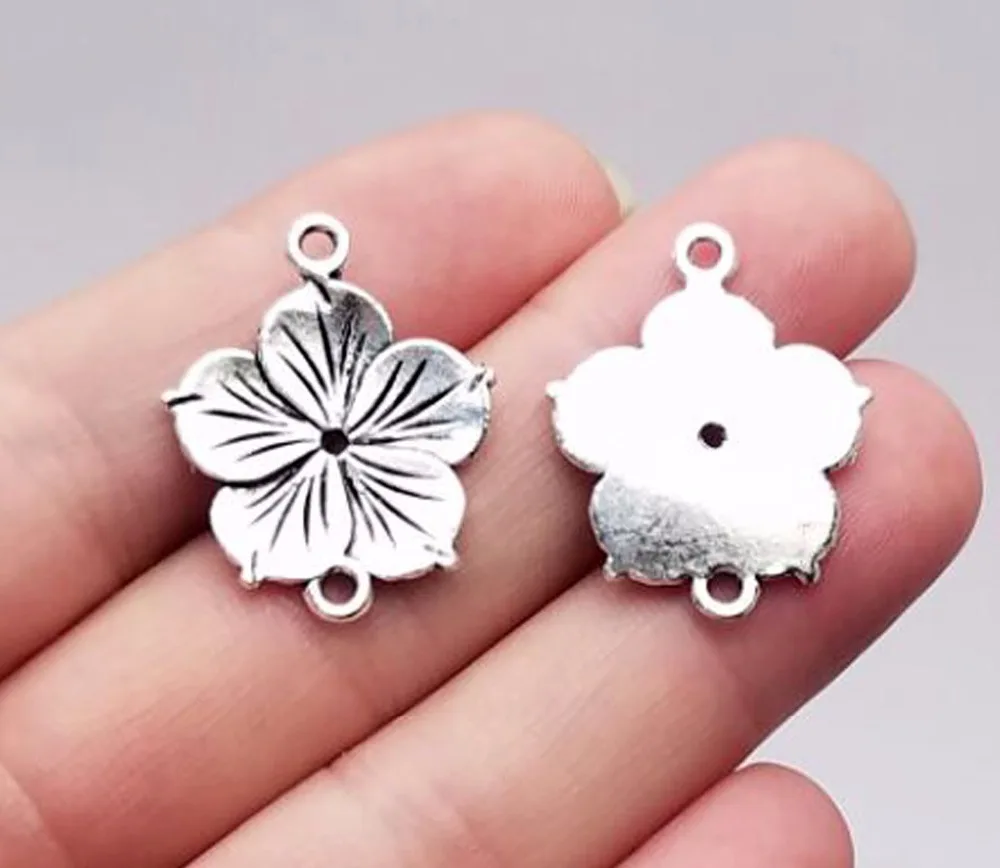 30pcs/lot--26x21mm, flower chams,Antique silver plated flower connector charms,DIY supplies,Jewelry accessories
30pcs/lot--26x21mm, flower chams,Antique silver plated flower connector charms,DIY supplies,Jewelry accessories
