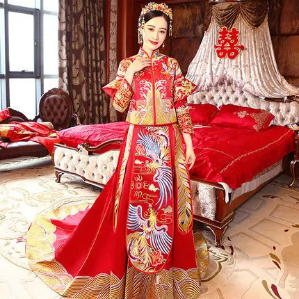 2018 Bride Red Flower Qipao National Chinese Wedding Dress Women Phoenix Embroidery Cheongsam Kimono Long Trailing Qi Pao Robe
2018 Bride Red Flower Qipao National Chinese Wedding Dress Women Phoenix Embroidery Cheongsam Kimono Long Trailing Qi Pao Robe