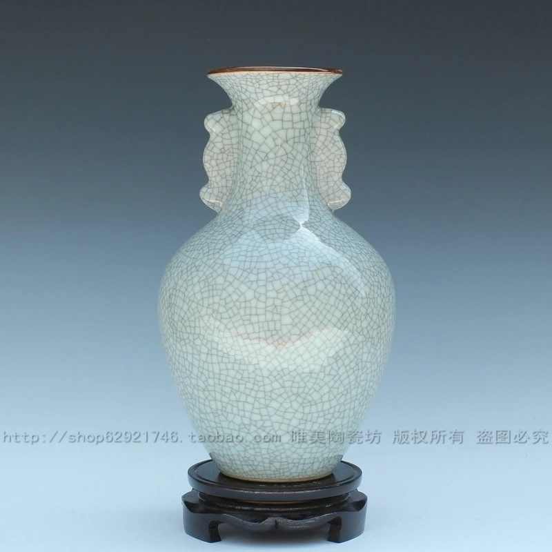 Jingdezhen ceramic crack glaze vase antique guanyao porcelain interaural bottle porcelain bottle decoration
Jingdezhen ceramic crack glaze vase antique guanyao porcelain interaural bottle porcelain bottle decoration