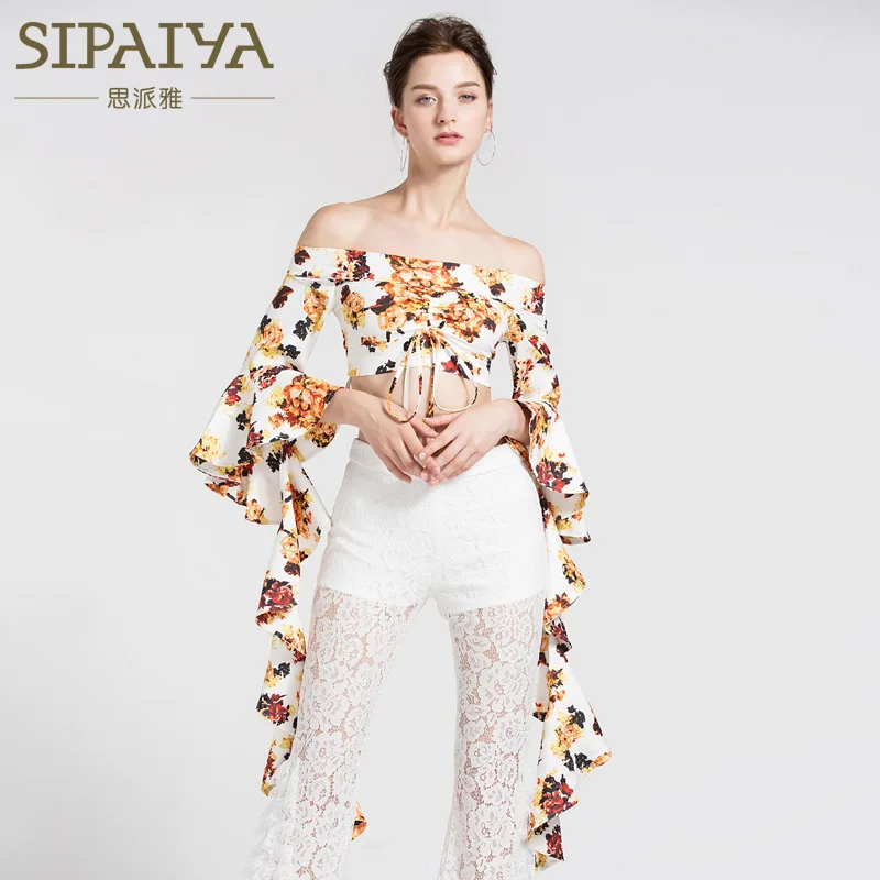 New 2018 summer version of sexy leaky shoulder collar shirt slim style seaside holiday bra coat girl.
New 2018 summer version of sexy leaky shoulder collar shirt slim style seaside holiday bra coat girl.