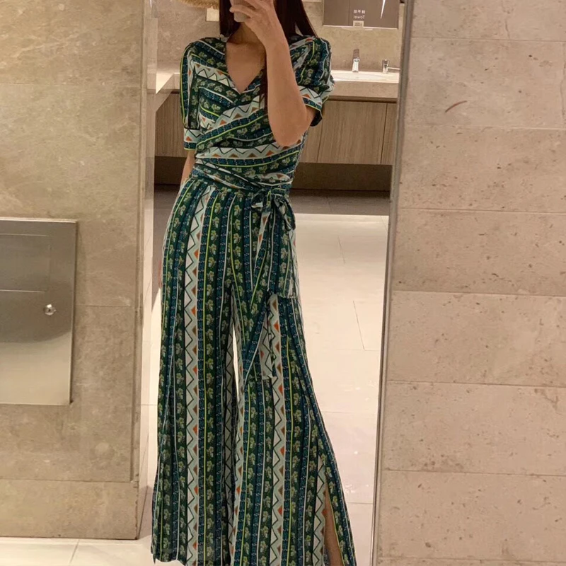 Women Silk Set 2019 Summer Women Holiday Silk Suit Multicolor Striped Print Bohemian Silk Top Slit Wide Leg Pants New
Women Silk Set 2019 Summer Women Holiday Silk Suit Multicolor Striped Print Bohemian Silk Top Slit Wide Leg Pants New