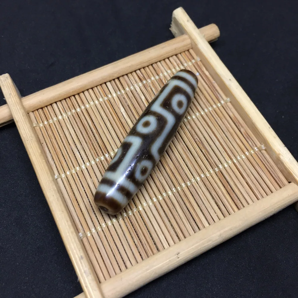 Vajrauana Ivory Color 9 eyes Tibetan Dzi Bead Natural Stone Protective Amulet Charm Pendant for Jewelry Making
Vajrauana Ivory Color 9 eyes Tibetan Dzi Bead Natural Stone Protective Amulet Charm Pendant for Jewelry Making