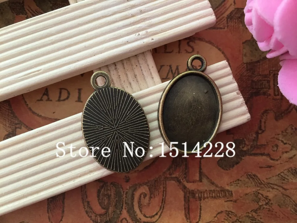50pcs/lot. Antiqued Bronze simple oval Cameo Setting Pendant jewelry charms(inner Size 13*18mm)
50pcs/lot. Antiqued Bronze simple oval Cameo Setting Pendant jewelry charms(inner Size 13*18mm)