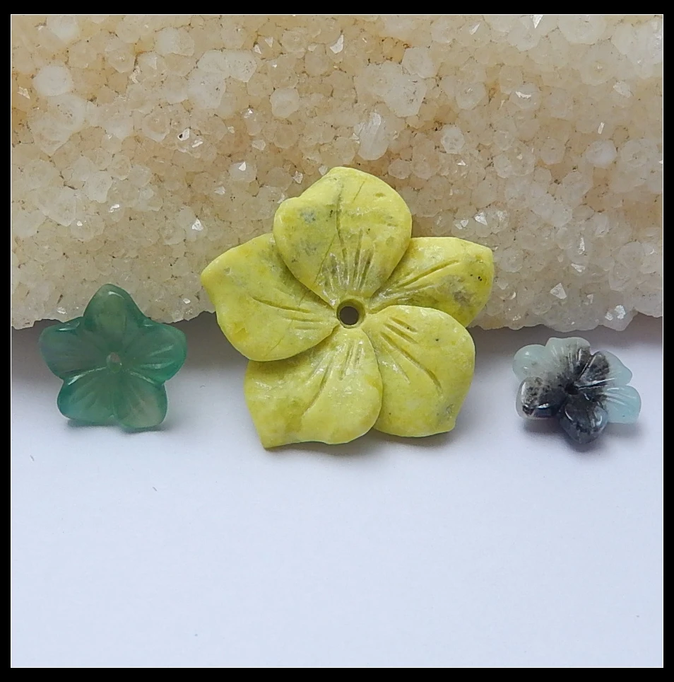Natural Stone 3Pcs Carved Flower Colorful Pendants 27x4mm 13x3mm 5.6g Fashion DIY Jewelry Beads Accessories
Natural Stone 3Pcs Carved Flower Colorful Pendants 27x4mm 13x3mm 5.6g Fashion DIY Jewelry Beads Accessories