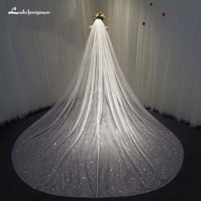 New Luxury Bling Glude Glitter Cut Edge Wedding Veils With Combom Blusher 3 M 3.5m Long Bridal Veil Wedding Accessories
New Luxury Bling Glude Glitter Cut Edge Wedding Veils With Combom Blusher 3 M 3.5m Long Bridal Veil Wedding Accessories