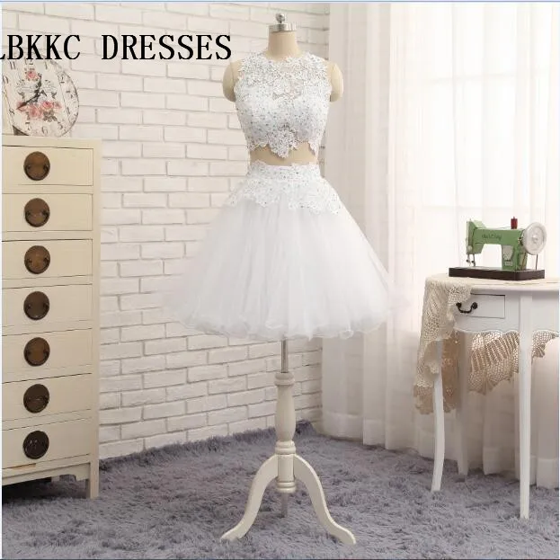 Белый Коктейльные платья Кружево короткие 2 предмета Пром платье по колено Robe Dentelle Elegante cocktailjurken 2017
Белый Коктейльные платья Кружево короткие 2 предмета Пром платье по колено Robe Dentelle Elegante cocktailjurken 2017