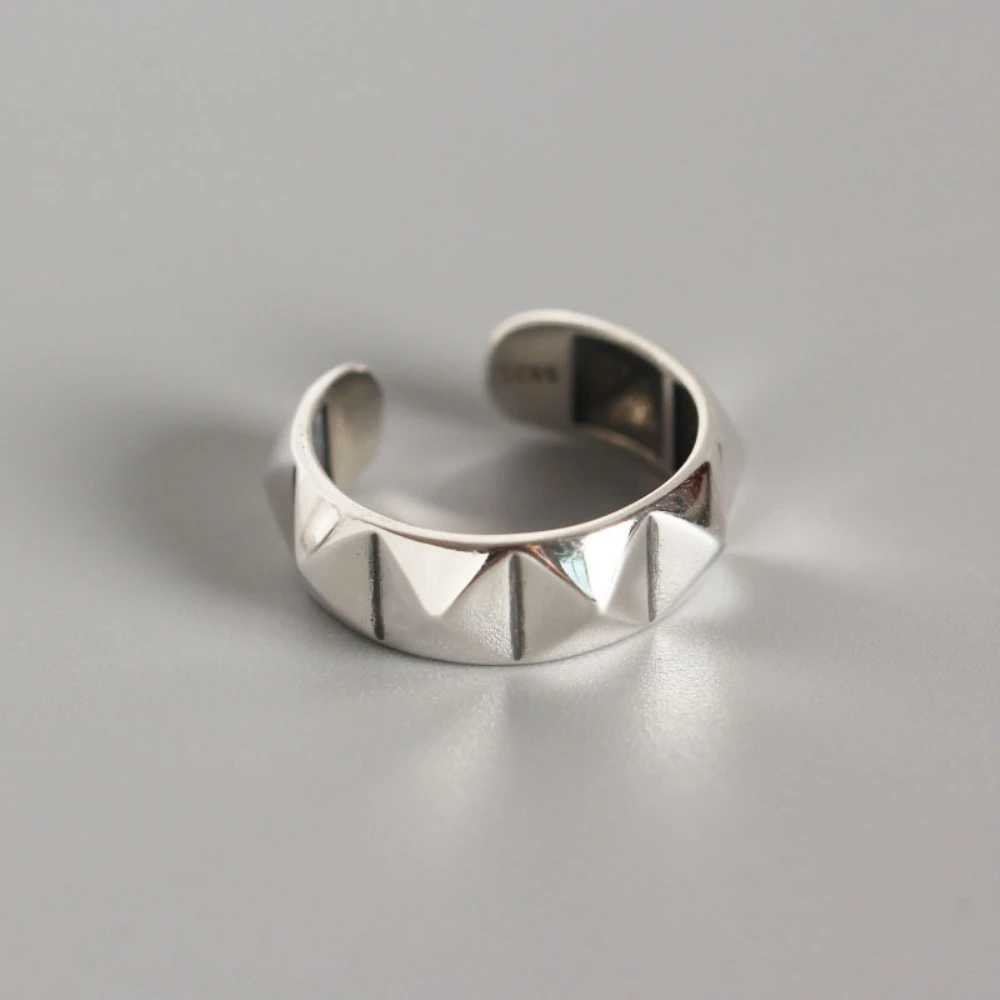 Punk Rivet Spiky Wind Open Tide Index Finger Rings 925 Sterling Sillver Women Men Hip Hop Unisex Studded Pyramid Stacking Ring
Punk Rivet Spiky Wind Open Tide Index Finger Rings 925 Sterling Sillver Women Men Hip Hop Unisex Studded Pyramid Stacking Ring