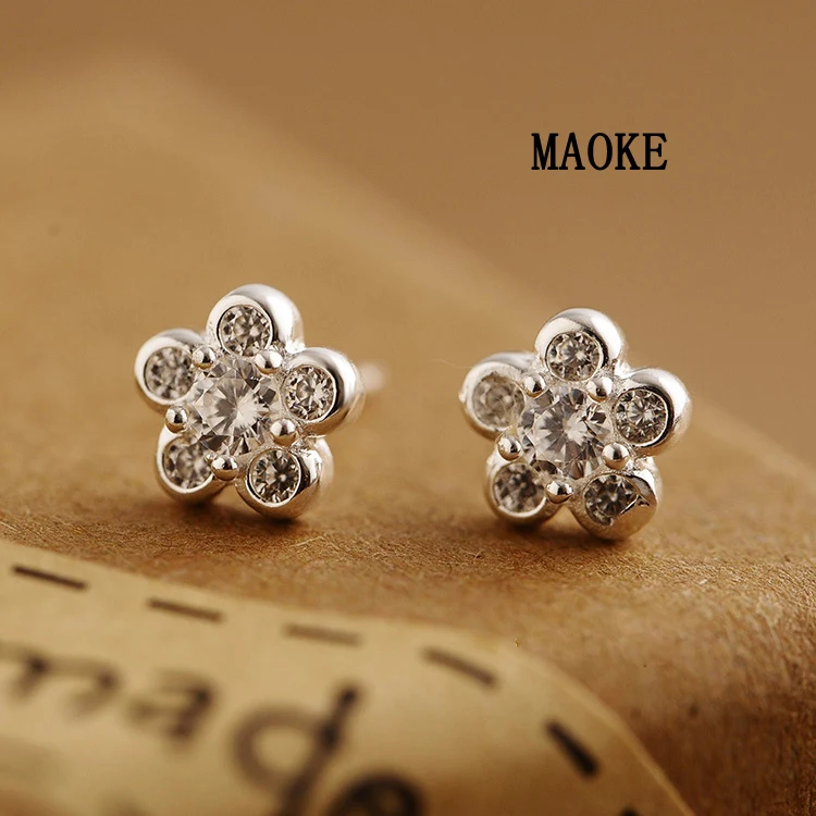 Promotions Wild Japanese and Korean Flowers Inlaid Zircon Sterling SV925 Ear Studs Fashion Jewelry for Women's Fashion Gifts
Promotions Wild Japanese and Korean Flowers Inlaid Zircon Sterling SV925 Ear Studs Fashion Jewelry for Women's Fashion Gifts