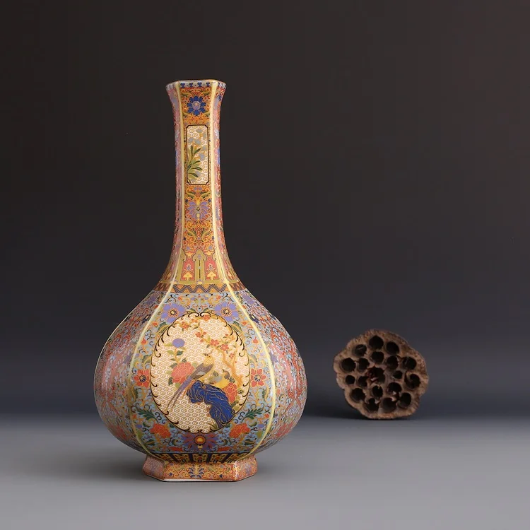 Jingdezhen antique handicrafts Qing Dynasty yongzheng enamel vase annual vase antique collection ornaments
Jingdezhen antique handicrafts Qing Dynasty yongzheng enamel vase annual vase antique collection ornaments