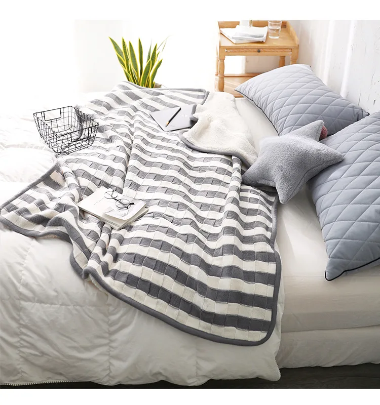 Double Lambs Thread Plaid Blanket Grey Throw Blankets for Bed Sofa Home Textile Fashion Cape 127x152cm Knitted Carpet
Double Lambs Thread Plaid Blanket Grey Throw Blankets for Bed Sofa Home Textile Fashion Cape 127x152cm Knitted Carpet