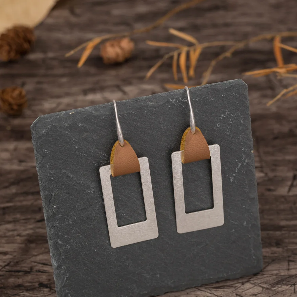 ZWPON 2020 Fashion Square Hollow Zinc Alloy Drop Earrings Geometric Rectangle Alloy Dangle Drop Earrings for Woman Female
ZWPON 2020 Fashion Square Hollow Zinc Alloy Drop Earrings Geometric Rectangle Alloy Dangle Drop Earrings for Woman Female