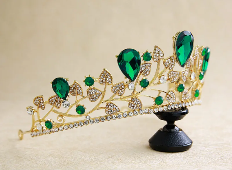 High-end diamond-studded Baroque wedding headdress Wedding accessories Fresh leaves bride crown Wedding accessories
High-end diamond-studded Baroque wedding headdress Wedding accessories Fresh leaves bride crown Wedding accessories