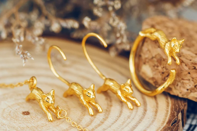 Running cat jewelry Janpan jewelry, sterling silver jewelry ,.
Running cat jewelry Janpan jewelry, sterling silver jewelry ,.