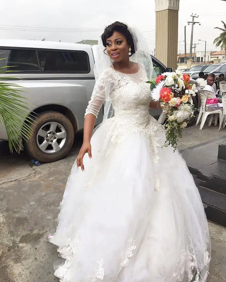2020 Plus Sizes Wedding Dresses 3/4 Long Sleeves Lace Appliques Sequins Chapel Train Vestidos Bridal Gowns
2020 Plus Sizes Wedding Dresses 3/4 Long Sleeves Lace Appliques Sequins Chapel Train Vestidos Bridal Gowns