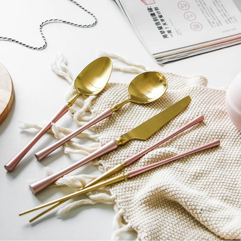 Pink gold stainless steel cutlery knife dinner knife and fork spoon cutlery set kitchen accessories with pink lunch box portable
Pink gold stainless steel cutlery knife dinner knife and fork spoon cutlery set kitchen accessories with pink lunch box portable