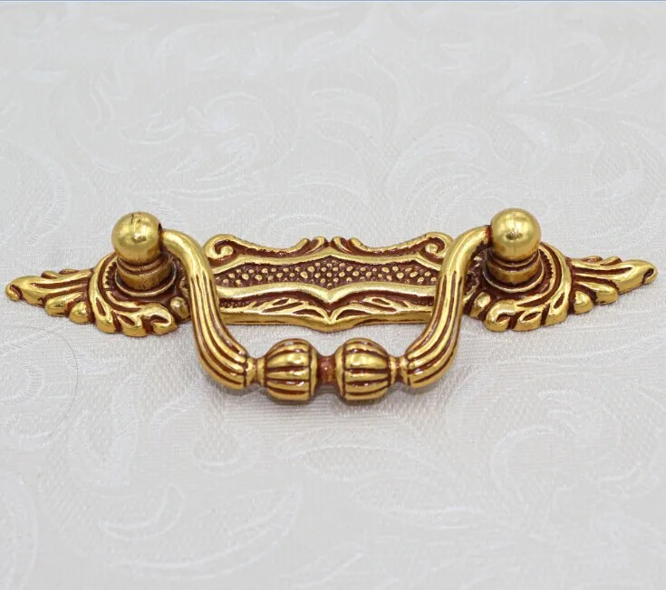 Hole Space 62mm Shaky handles Europe Gold Drawer Pulls Antique Zinc Alloy Dresser Wardrobe Handles Pulls JS91A
Hole Space 62mm Shaky handles Europe Gold Drawer Pulls Antique Zinc Alloy Dresser Wardrobe Handles Pulls JS91A