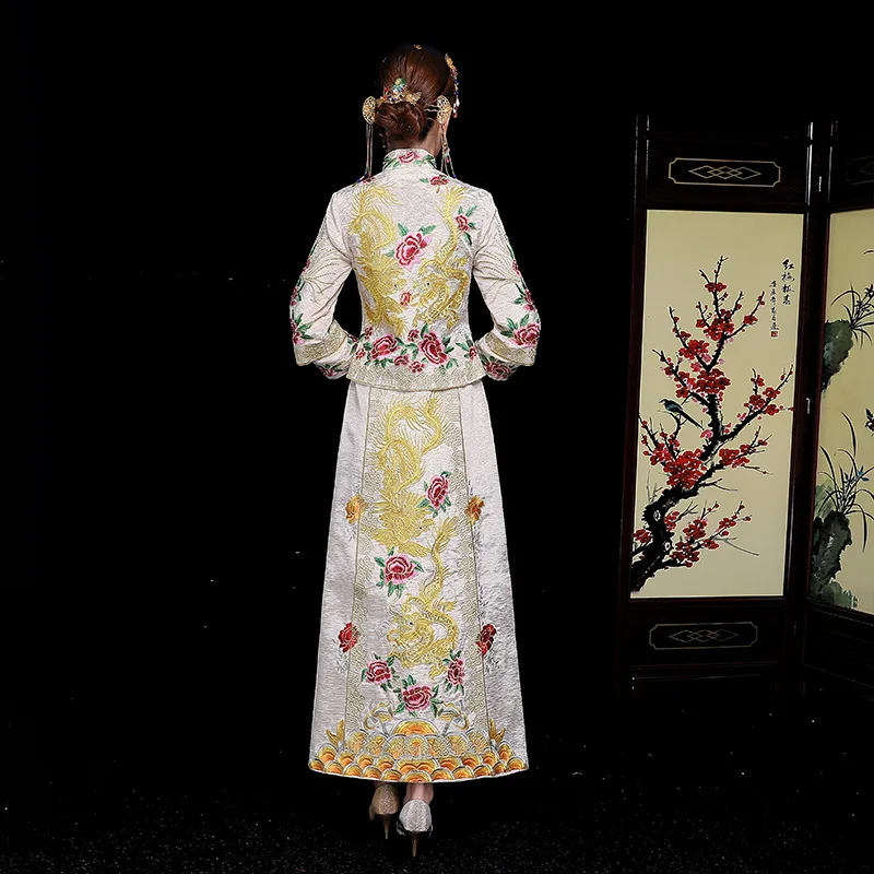 Vintage Bridal Embroidery Cheongsam Modern Traditional Chinese style Wedding Dress Oriental Womens Qipao Vestidos Size S-XXL
Vintage Bridal Embroidery Cheongsam Modern Traditional Chinese style Wedding Dress Oriental Womens Qipao Vestidos Size S-XXL