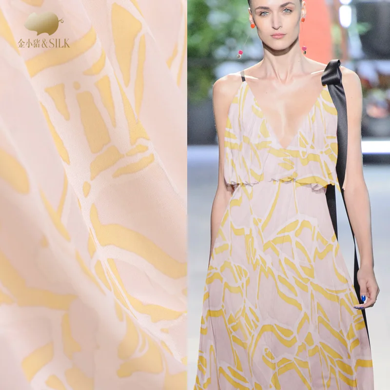 Striped digital inkjet silk georgette fabric lightweight breathable scarf dress shirt silk fabric wholesale silk cloth
Striped digital inkjet silk georgette fabric lightweight breathable scarf dress shirt silk fabric wholesale silk cloth