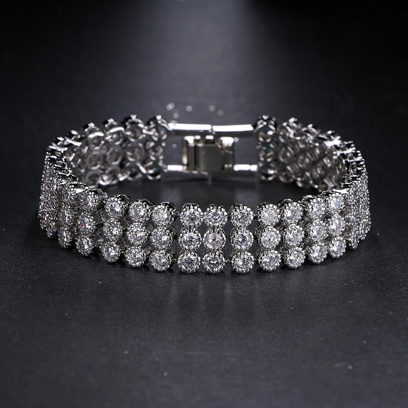 Hot Sell Luxury Unique New Design 3 Row Round Shape AAA + Cubic Zircon Bride Party Pagement Bracelet & Bangle For Women B-036 
Hot Sell Luxury Unique New Design 3 Row Round Shape AAA + Cubic Zircon Bride Party Pagement Bracelet & Bangle For Women B-036