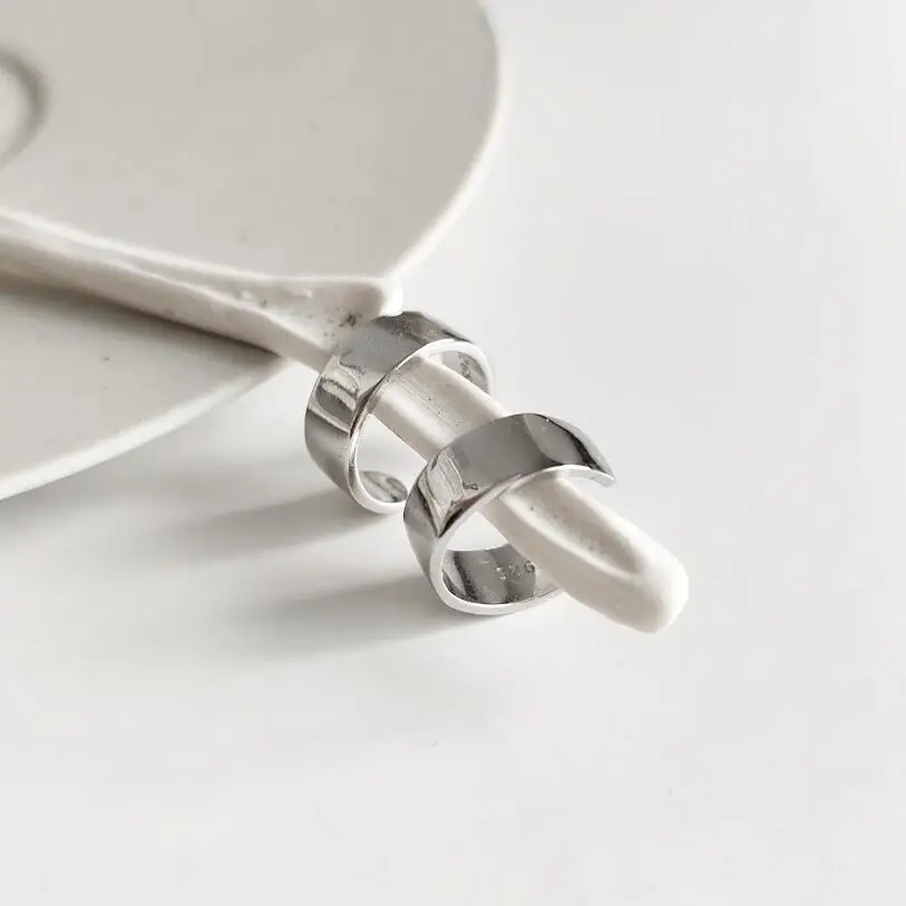 2pcs 925 Sterling Silver Clip on Earrings Fashion Simple Ear Cuff Silver 925 Silver Clips Earrings Without Pierced Ear Clip
2pcs 925 Sterling Silver Clip on Earrings Fashion Simple Ear Cuff Silver 925 Silver Clips Earrings Without Pierced Ear Clip
