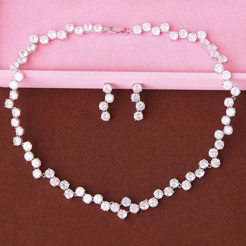 New and simple Bride Wedding Necklace luxurious zircon wedding dress accessories jewelry collar chain
New and simple Bride Wedding Necklace luxurious zircon wedding dress accessories jewelry collar chain