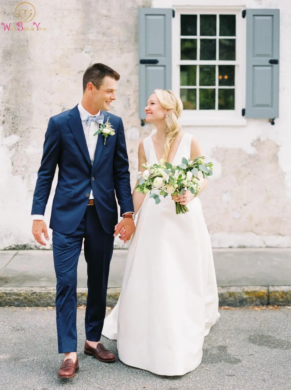 Romantic Beach Bridal Gowns Ivory Sleeveless Backless V Neck Lace Boho Wedding Party Dresses 2019 Elegant robe de mariee novia
Romantic Beach Bridal Gowns Ivory Sleeveless Backless V Neck Lace Boho Wedding Party Dresses 2019 Elegant robe de mariee novia