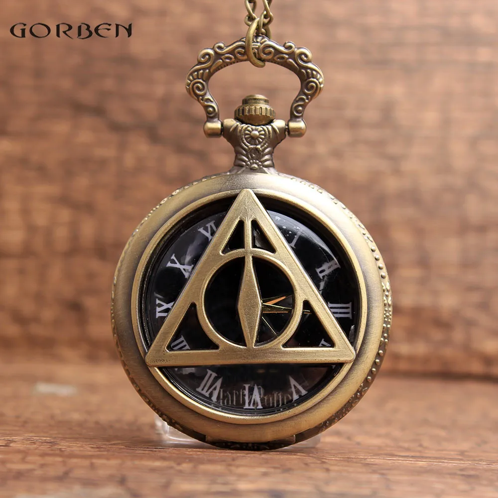Bronze Unique the Deathly Hallows Character Dial Quartz Pocket Watch Analog Pendant FOB Chain Mens Womens Watches Gift P24
Bronze Unique the Deathly Hallows Character Dial Quartz Pocket Watch Analog Pendant FOB Chain Mens Womens Watches Gift P24