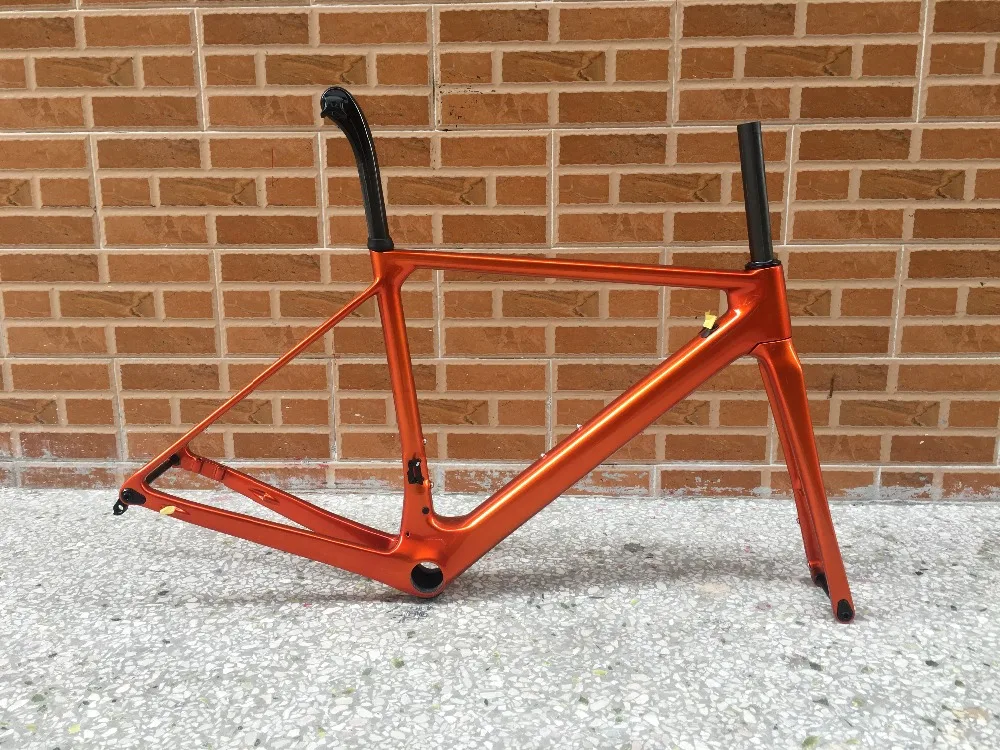2018 T1100 fasterway O2 disc brake version carbon road frame:carbon Frame+Seatpost+Fork+Clamp+Headset,ems free shipping
2018 T1100 fasterway O2 disc brake version carbon road frame:carbon Frame+Seatpost+Fork+Clamp+Headset,ems free shipping