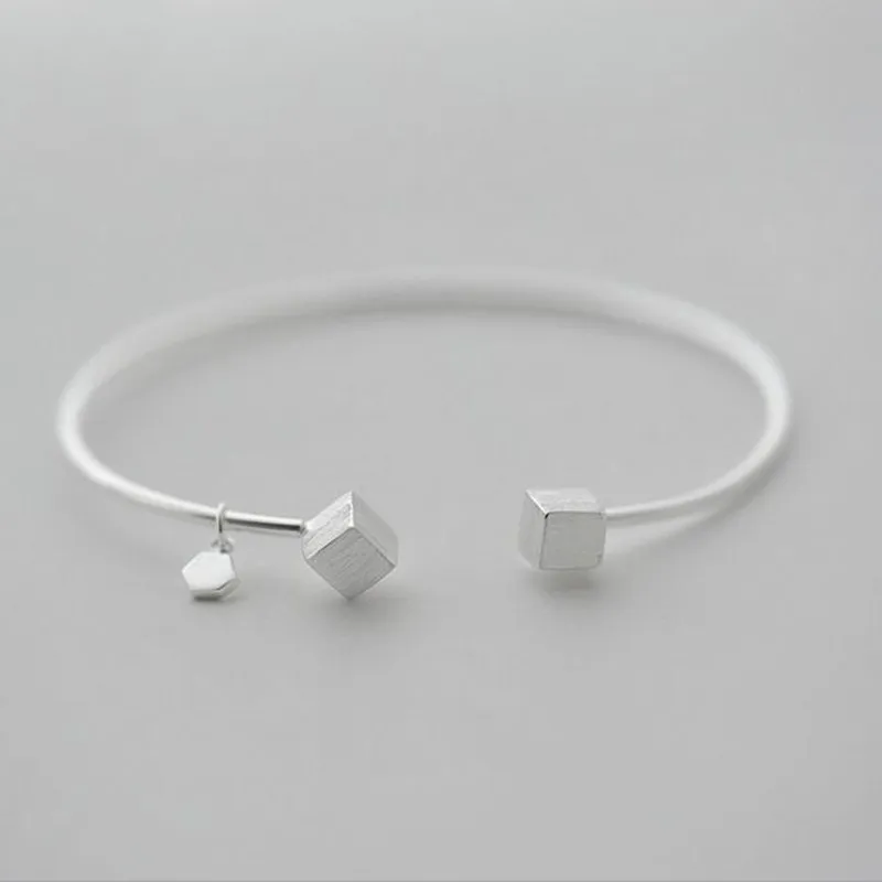 New Fashion Silver Plated Jewelry Square Love Lettering Accessories Female Personality Opening Bracelet SL031
New Fashion Silver Plated Jewelry Square Love Lettering Accessories Female Personality Opening Bracelet SL031