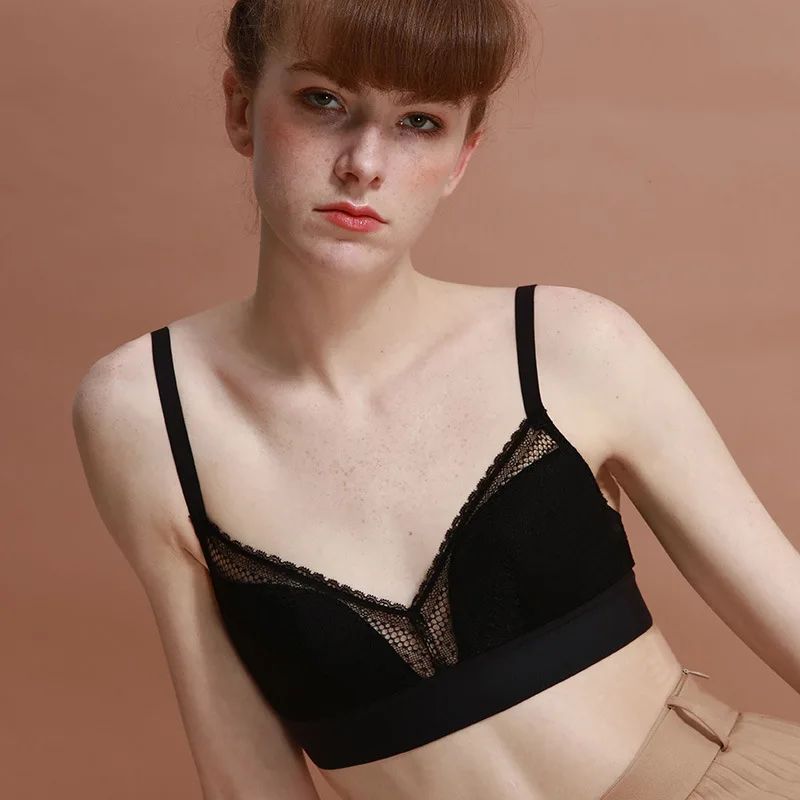 French bralette sexy underwear Spring and summer new thin silk lining wire free lace women bra
French bralette sexy underwear Spring and summer new thin silk lining wire free lace women bra