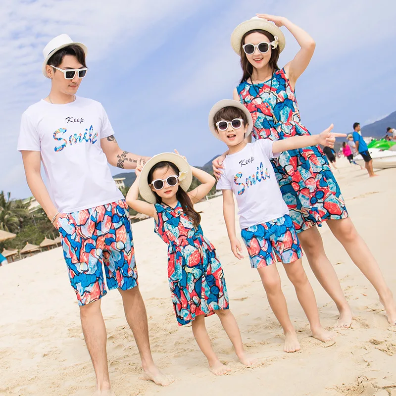 Family Matching 2019 new fashion floral Mother Daughter Dresses Dad/Boy T-shirts Tops+Shorts Family Look Outfits Clothes Sets
Family Matching 2019 new fashion floral Mother Daughter Dresses Dad/Boy T-shirts Tops+Shorts Family Look Outfits Clothes Sets