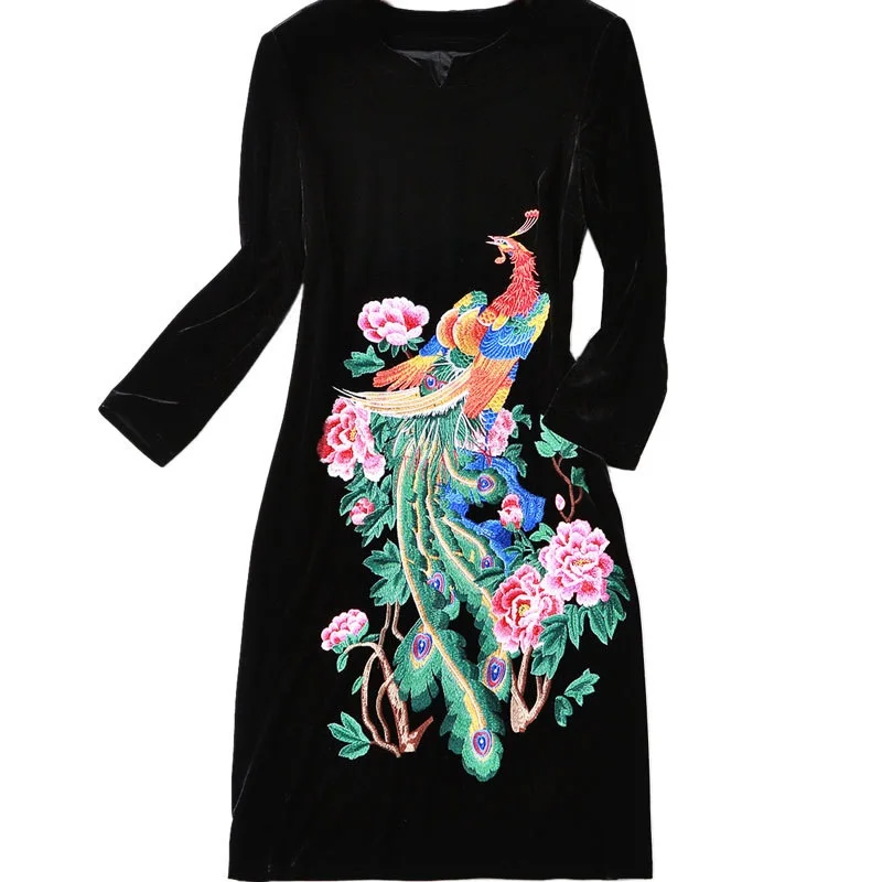 High Quality Velour Dress Autumn Winter Party Vintage Dress Women Luxurious Phonix Embroidery Dress Female Straight Dress Velvet
High Quality Velour Dress Autumn Winter Party Vintage Dress Women Luxurious Phonix Embroidery Dress Female Straight Dress Velvet