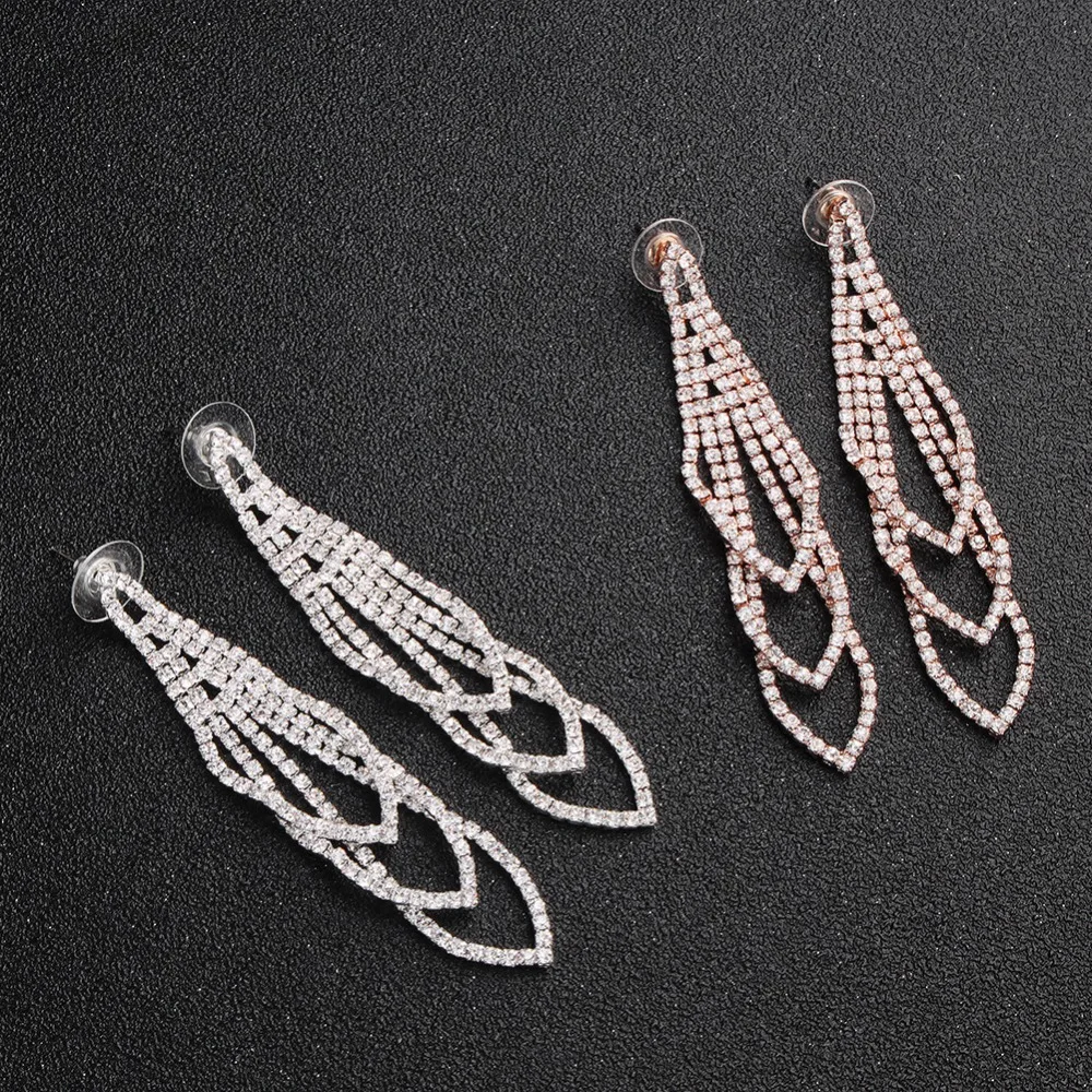 New Bridal Jewelry Claw Chain Big Pendant Earrings Long Tassel Statement Rhinestone Post Earrings
New Bridal Jewelry Claw Chain Big Pendant Earrings Long Tassel Statement Rhinestone Post Earrings