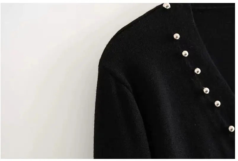 HCBLESS Women Sweater 2019 spring new beaded fake pocket V-neck sweater cardigan wild sweater
HCBLESS Women Sweater 2019 spring new beaded fake pocket V-neck sweater cardigan wild sweater