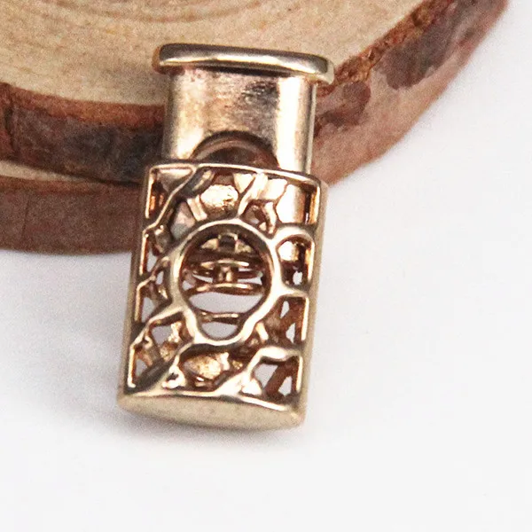 100 шт золотой тон металлическая пробка тумблер Пряжка веревка зажим шнура Замки шнурок останавливает конец кнопки пришить на сумки с апплик...
100 шт золотой тон металлическая пробка тумблер Пряжка веревка зажим шнура Замки шнурок останавливает конец кнопки пришить на сумки с апплик...