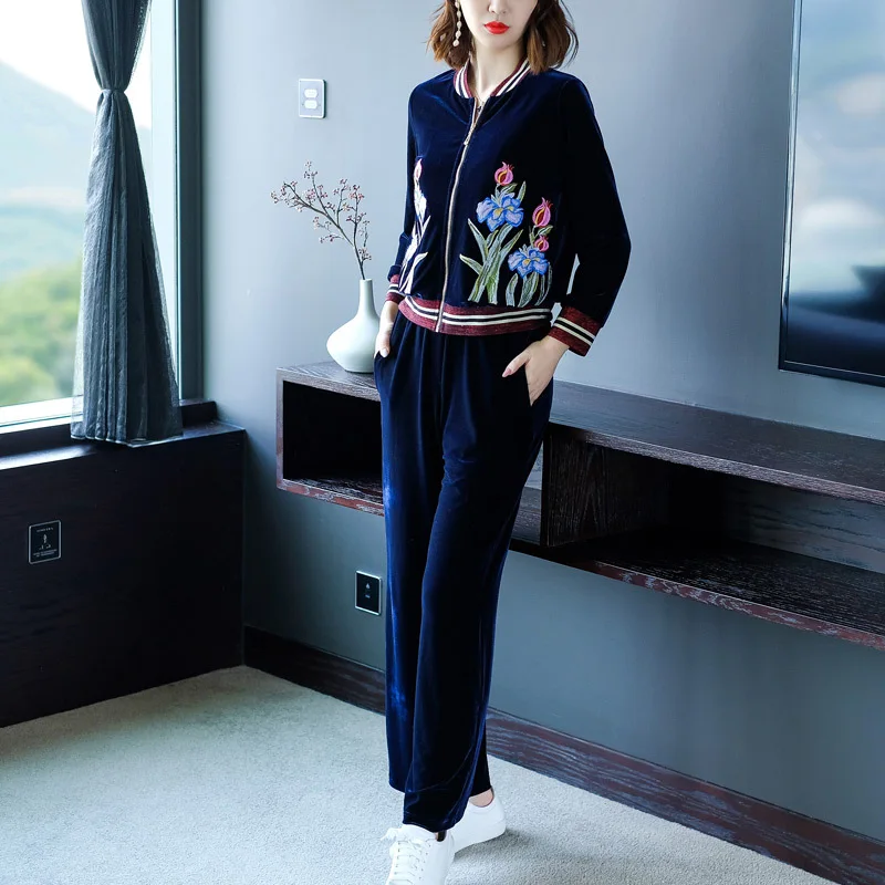 Top Quality Designer Women's Set 2018 Autumn Women Embroidery Casual Jacket Bomber Outwear+Straight Velour Pant Set Tracksuits
Top Quality Designer Women's Set 2018 Autumn Women Embroidery Casual Jacket Bomber Outwear+Straight Velour Pant Set Tracksuits