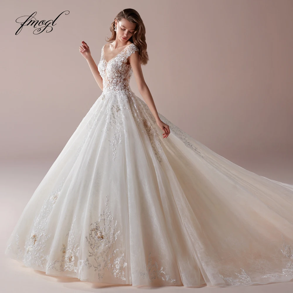 Fmogl Sexy Backless V Neck Lace A Line Wedding Dresses 2022 Elegant Appliques Flowers Chapel Train Vintage Bridal Gown Plus Size
Fmogl Sexy Backless V Neck Lace A Line Wedding Dresses 2022 Elegant Appliques Flowers Chapel Train Vintage Bridal Gown Plus Size