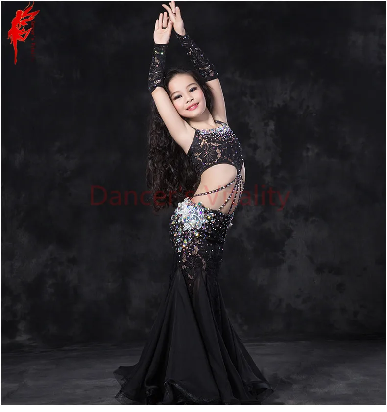Kids belly dance performance suit girls belly dance clothing lace sleeves top+skirt+2 arms 4pcs belly dance suit S/M/L
Kids belly dance performance suit girls belly dance clothing lace sleeves top+skirt+2 arms 4pcs belly dance suit S/M/L