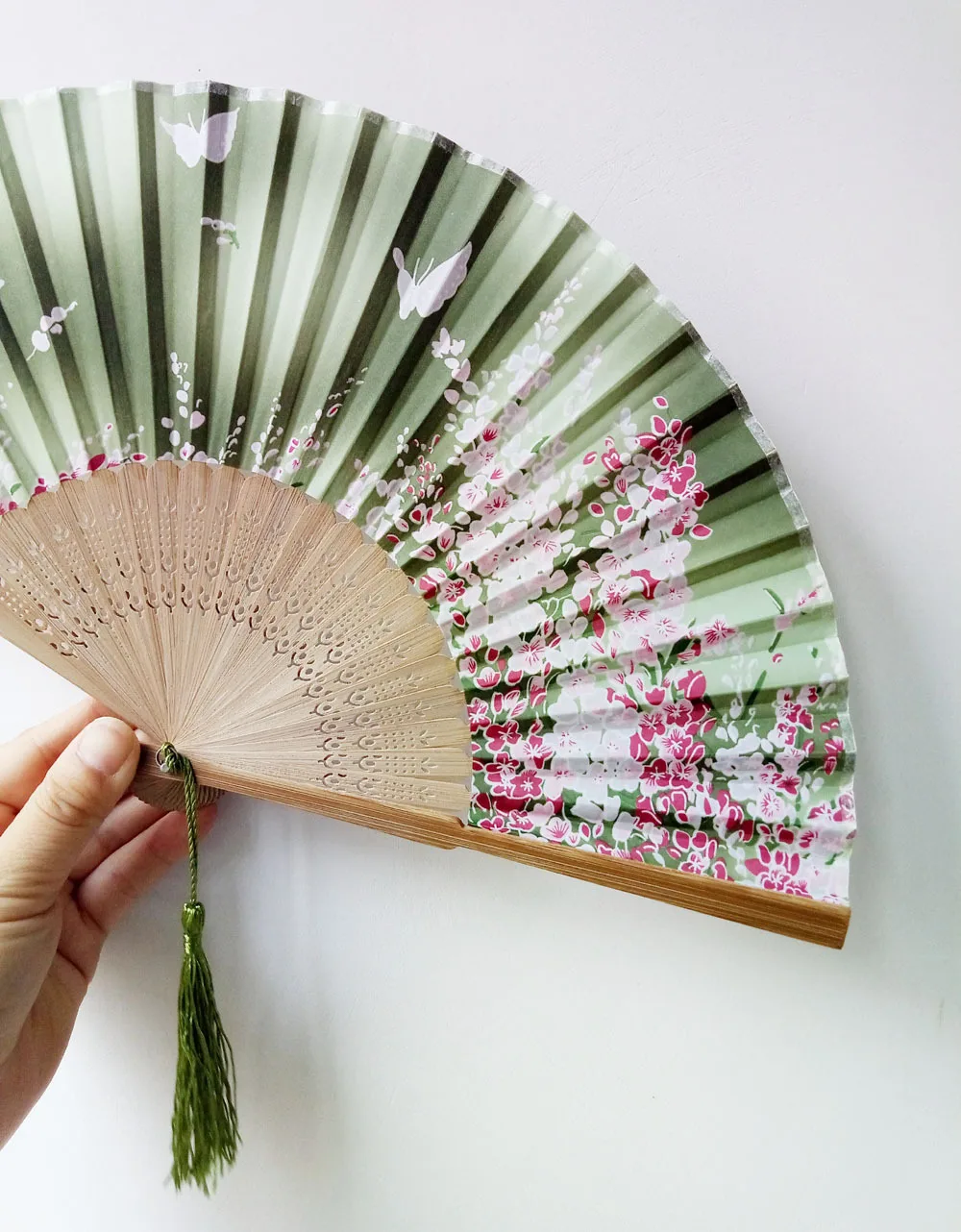 200pcs Pattern Folding Dance Wedding Party Lace Silk Folding Hand Held Flower Fan
200pcs Pattern Folding Dance Wedding Party Lace Silk Folding Hand Held Flower Fan
