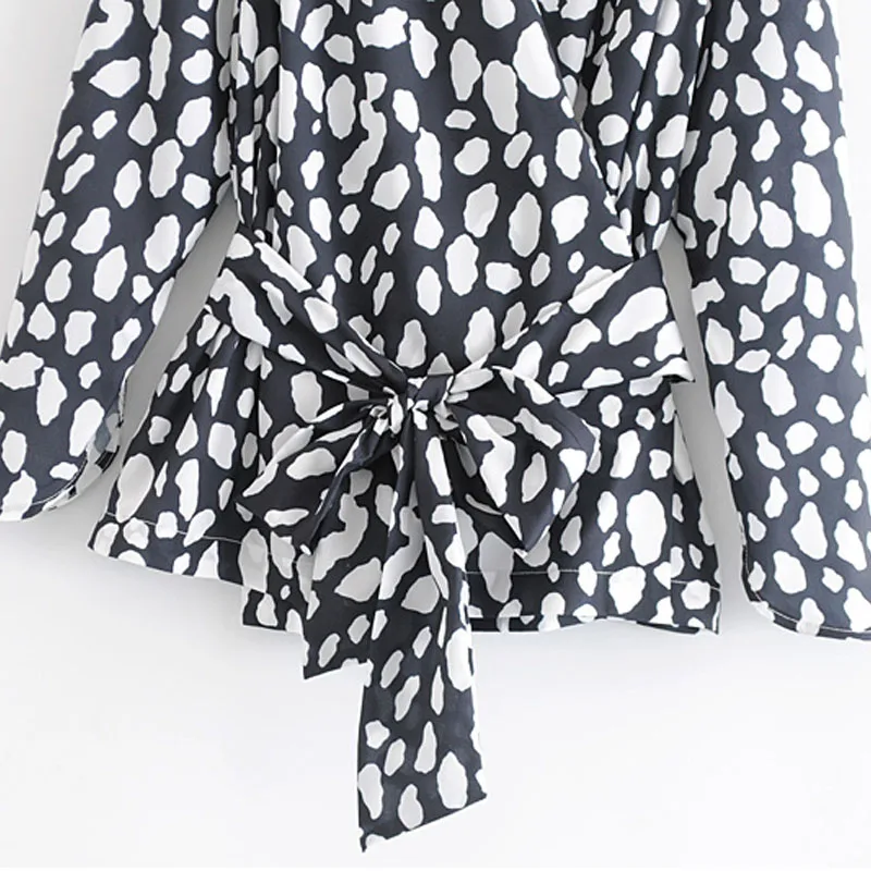 Long-sleeved V-neck belt sp ring fashion women's new top 2019 women's wrap shirt Elegant cross straps slim printed versatile top
Long-sleeved V-neck belt sp ring fashion women's new top 2019 women's wrap shirt Elegant cross straps slim printed versatile top