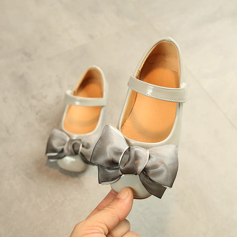 Black grey pink Baby Childrens princess shoes Fashion bowknot soft soled Girls shoes Spring Autumn Dance Wedding Party Shoes
Black grey pink Baby Childrens princess shoes Fashion bowknot soft soled Girls shoes Spring Autumn Dance Wedding Party Shoes