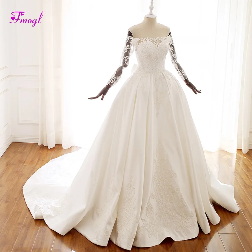 Fuzwel Sexy Boat Neck Appliques Long Sleeves A-Line Wedding Dresses 2022 Luxury Beaded Bow Princess Bride Gown Vestido de Noiva
Fuzwel Sexy Boat Neck Appliques Long Sleeves A-Line Wedding Dresses 2022 Luxury Beaded Bow Princess Bride Gown Vestido de Noiva