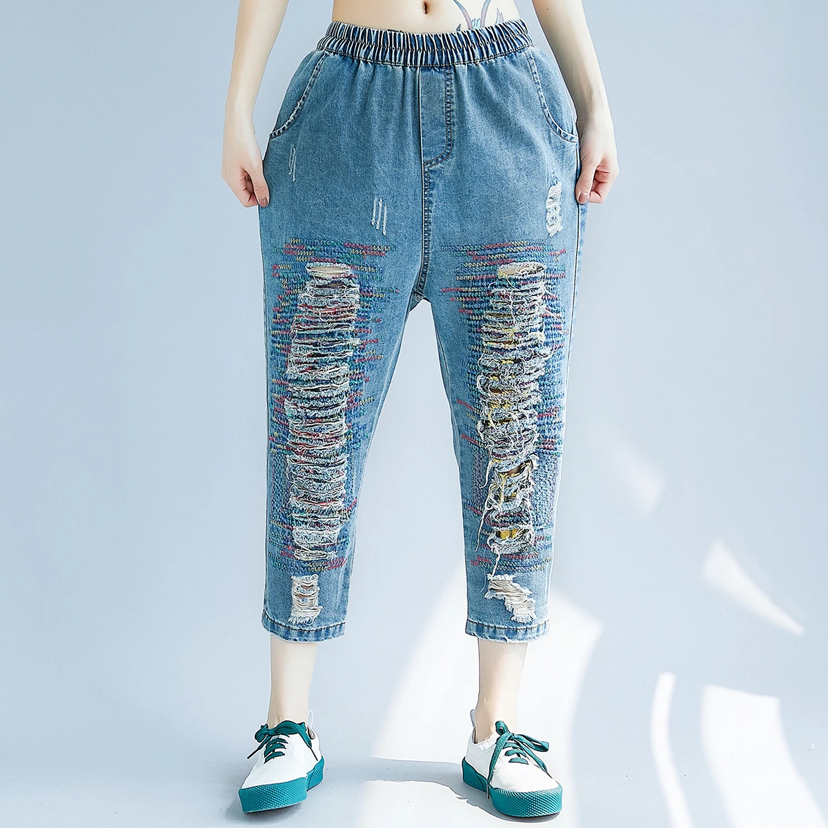 2019 spring and summer new personality tattered retro embroidery patch elastic waist casual wild jeans women
2019 spring and summer new personality tattered retro embroidery patch elastic waist casual wild jeans women
