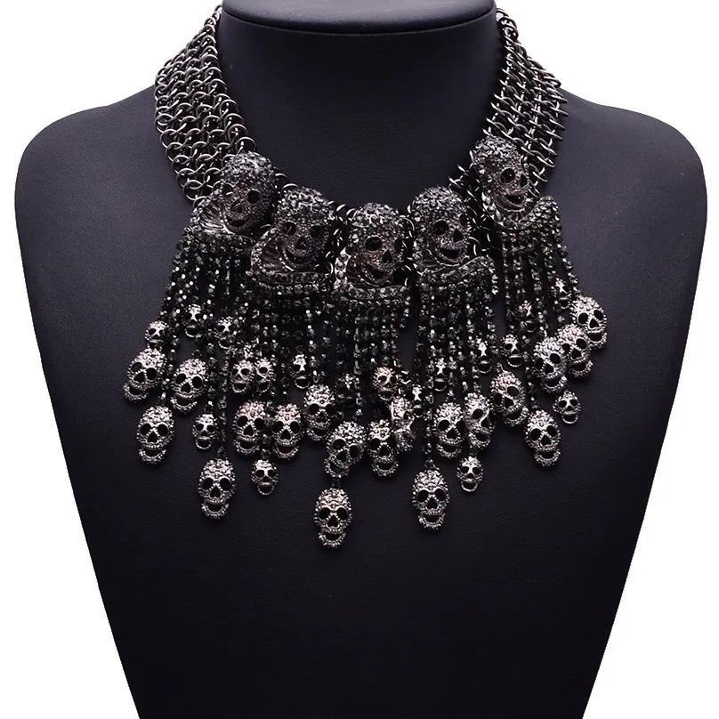 Long Tassel Chain Punk Style Multilayer Metal Plating Skull Short Clavicle Necklace Multiple Ghost Head Jewelry Dropshipping
Long Tassel Chain Punk Style Multilayer Metal Plating Skull Short Clavicle Necklace Multiple Ghost Head Jewelry Dropshipping