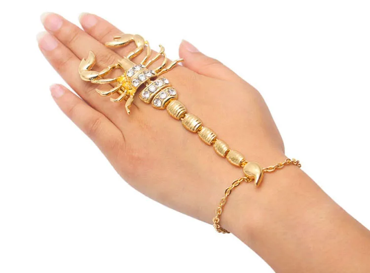 2019 New Fashion 6 Styles Lizard Shape Gold Alloy High Quality Crystal Chains Bracelet Bangle Charms Jewelry Women Accessory 
2019 New Fashion 6 Styles Lizard Shape Gold Alloy High Quality Crystal Chains Bracelet Bangle Charms Jewelry Women Accessory