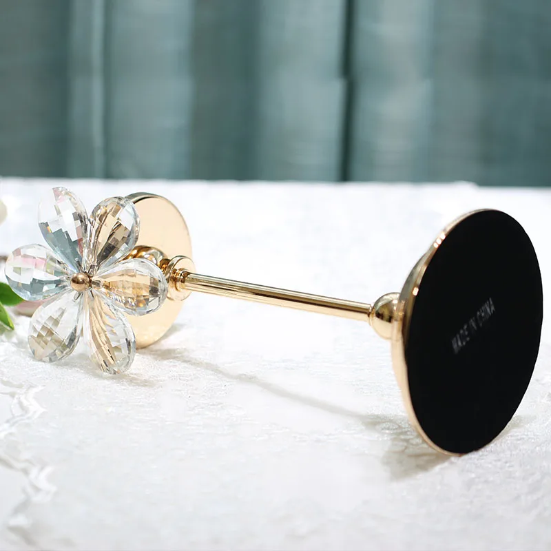 2 Size Elegant Candle crystal goblet Candle Candlestick Metal Base Craft large Glass Candles Wedding Candle Holders Decoration
2 Size Elegant Candle crystal goblet Candle Candlestick Metal Base Craft large Glass Candles Wedding Candle Holders Decoration
