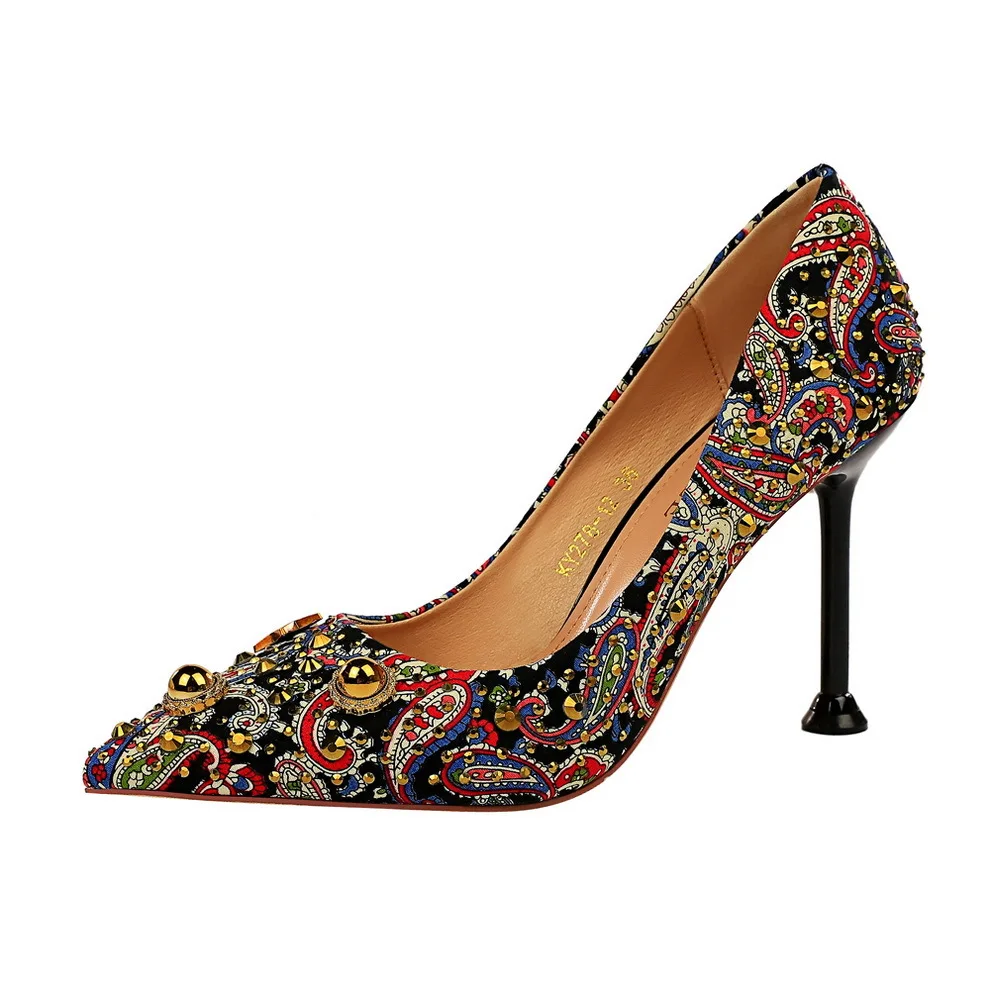 New Women Pumps Shoes Mixed Color Cloth Shallow Rivet Pointed Toe Slip-On 9.5cm Thin High Heels Sexy Lady Party Female Shoes
New Women Pumps Shoes Mixed Color Cloth Shallow Rivet Pointed Toe Slip-On 9.5cm Thin High Heels Sexy Lady Party Female Shoes
