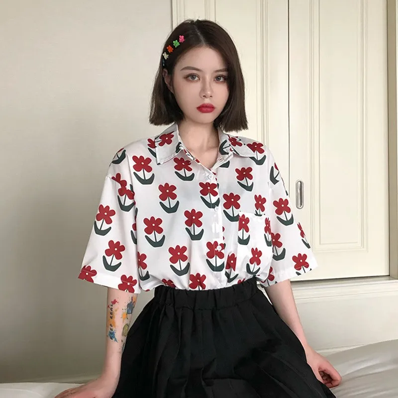 Vintage Floral Printed Women's Blouse Casual Short Sleeve Loose Shirt Summer Beach Blouse Top
Vintage Floral Printed Women's Blouse Casual Short Sleeve Loose Shirt Summer Beach Blouse Top