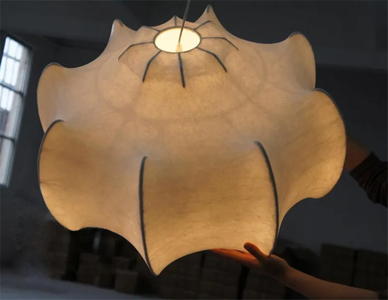 Pendant Lights Vintage White Cloth Lantern Silk Retro Creative Suspension Lamp For Restaurant Parlor Pendant Lamps Light PA0402
Pendant Lights Vintage White Cloth Lantern Silk Retro Creative Suspension Lamp For Restaurant Parlor Pendant Lamps Light PA0402