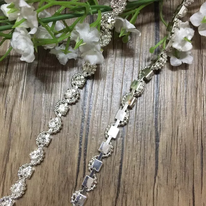 Free Shipping 5 yards Crystal Rhinestone Trim, Rhinestone Applique, Bridal Applique,Wedding Applique,Rhinestone Chain TONG017
Free Shipping 5 yards Crystal Rhinestone Trim, Rhinestone Applique, Bridal Applique,Wedding Applique,Rhinestone Chain TONG017